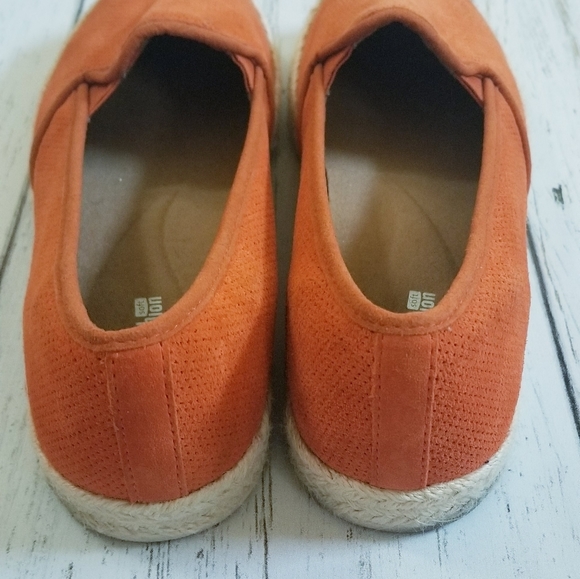 Clarks Orange Slip On Loafers - Picture 3 of 8